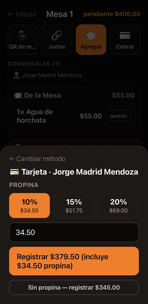 El mesero cobra con propina sugerida — efectivo, tarjeta o QTapp
